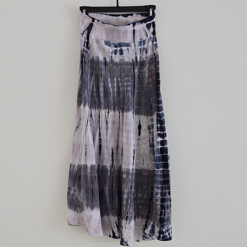 Elegant Tie-Dye Maxi Skirt